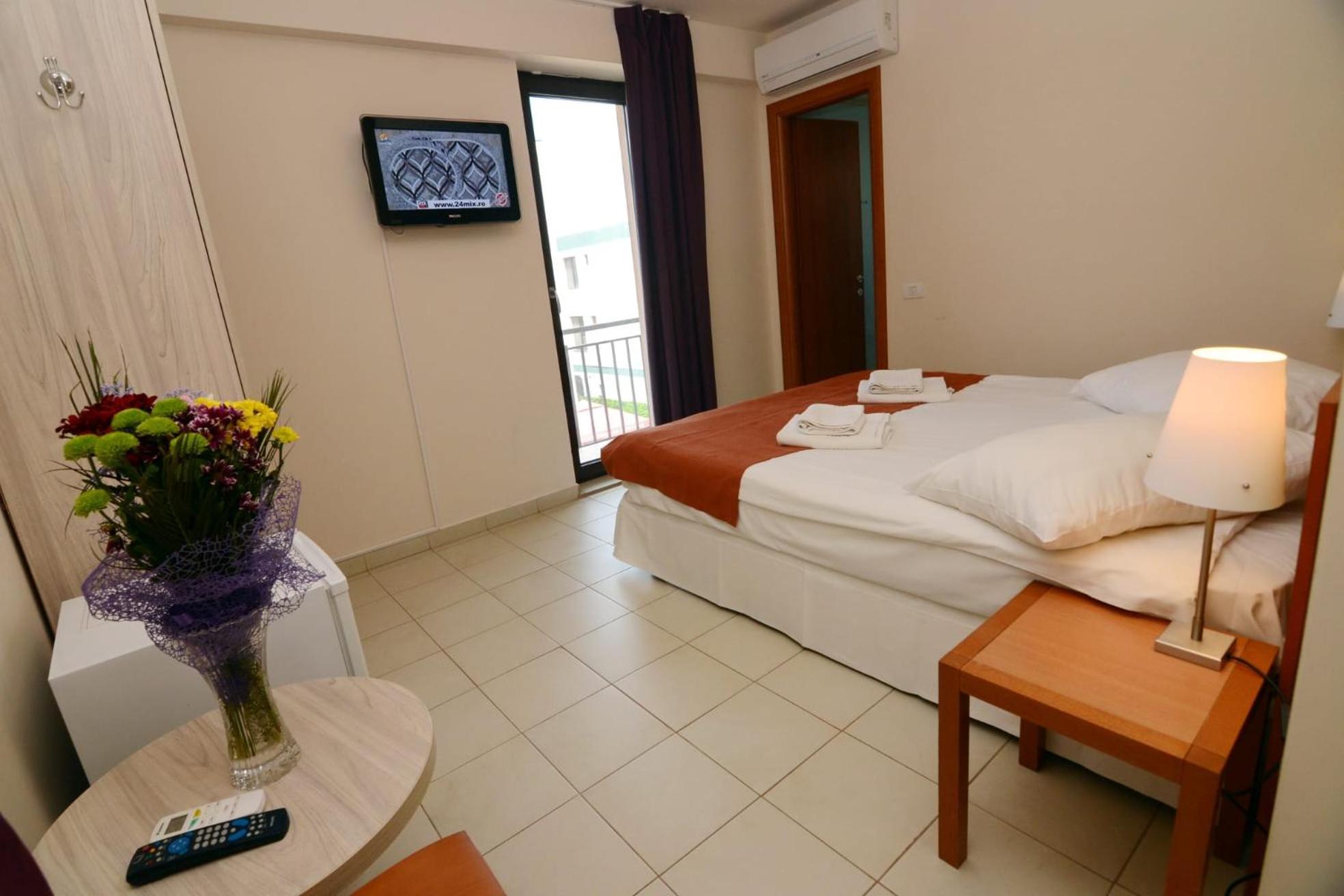 Hotel Cochet Năvodari Kültér fotó