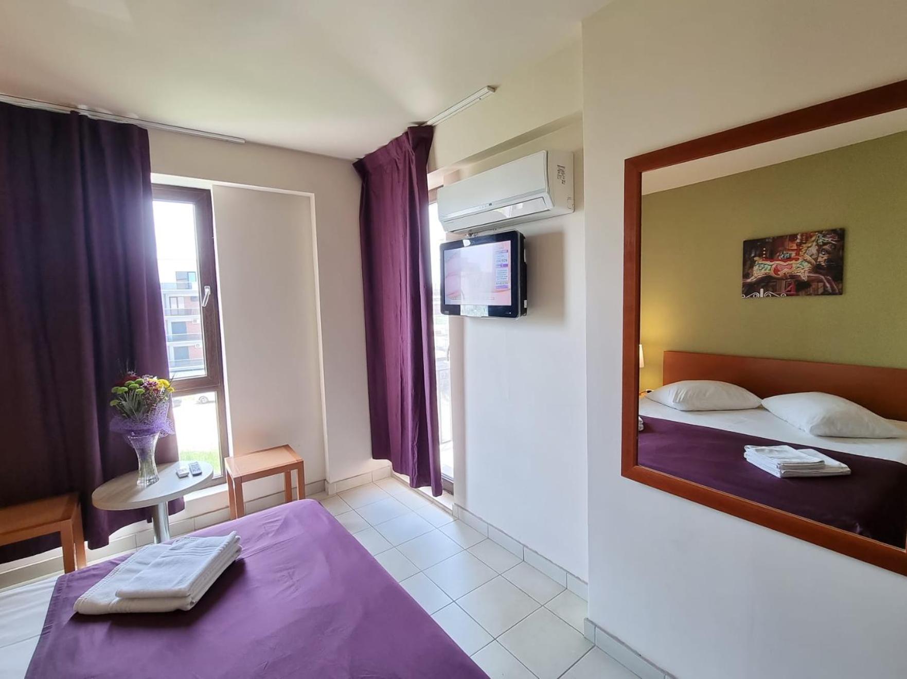 Hotel Cochet Năvodari Kültér fotó